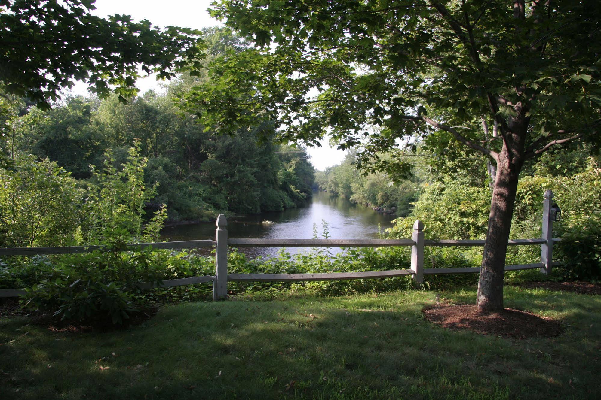 Riverhouse By Weekender Formerly Jack Daniels Inn Peterborough Buitenkant foto